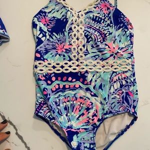 Lilly size 5 bathing suit